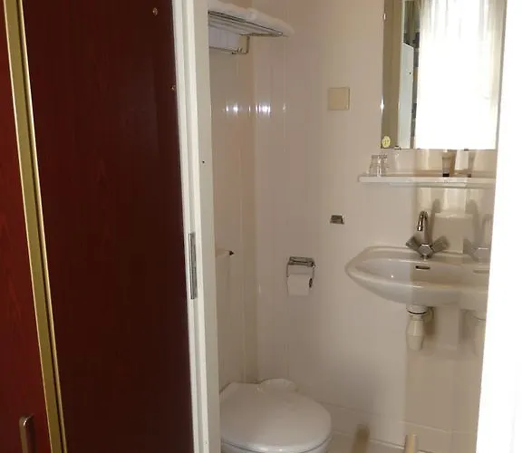 Old Dutch Отель 3*